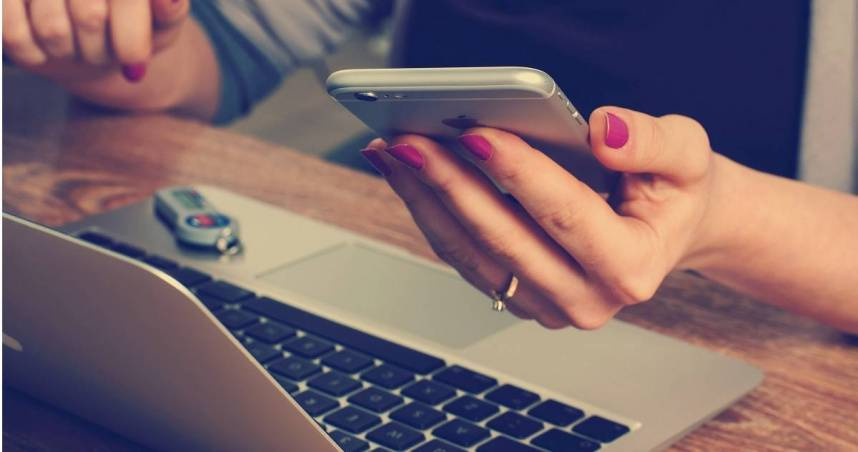 iPhone、名牌包等高單價商品容易被當成假網拍詐騙品項。（示意圖／unsplash）