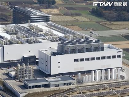 日月光投控22日宣布收購英飛凌（Infineon）在韓國和菲律賓車用封測廠後，中國江蘇長電今天也宣布，上海車規級晶片先進封裝基地，首期增資人民幣15.51億元在22日到位。（圖／中央社）