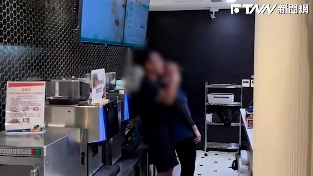 男凌晨闖入西螺休息站挾持女店員。（圖／FB：爆料公社二社）