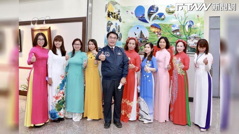 2016年臺南機場開啟胡志明市直航後，載客率穩定成長，越捷航空在2018年3月起將原本180人座A320機型改為220人座的A321機型，同年6月起增為每日1班往返臺南到胡志明市。疫情間國際航班相繼停飛，2023年1月11日迎來越捷航空復飛台南往返胡志明市，每周3天往返航班，短暫復飛後又停飛。市府團隊將再與越捷研商復航細節及後續行銷活動。