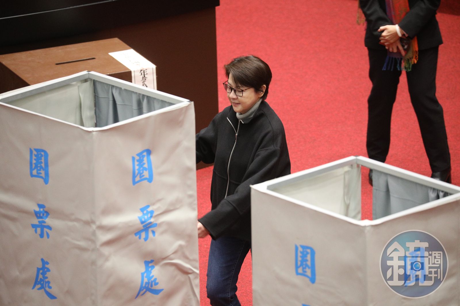 黃珊珊在投票時誤把柯麗鈴的同意、不同意都蓋了下去。