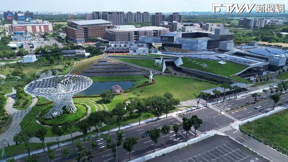 論壇將深入探討AI技術如何助力企業面對即將實施的碳稅政策，並協助產業化挑戰為機遇，創造多元價值。