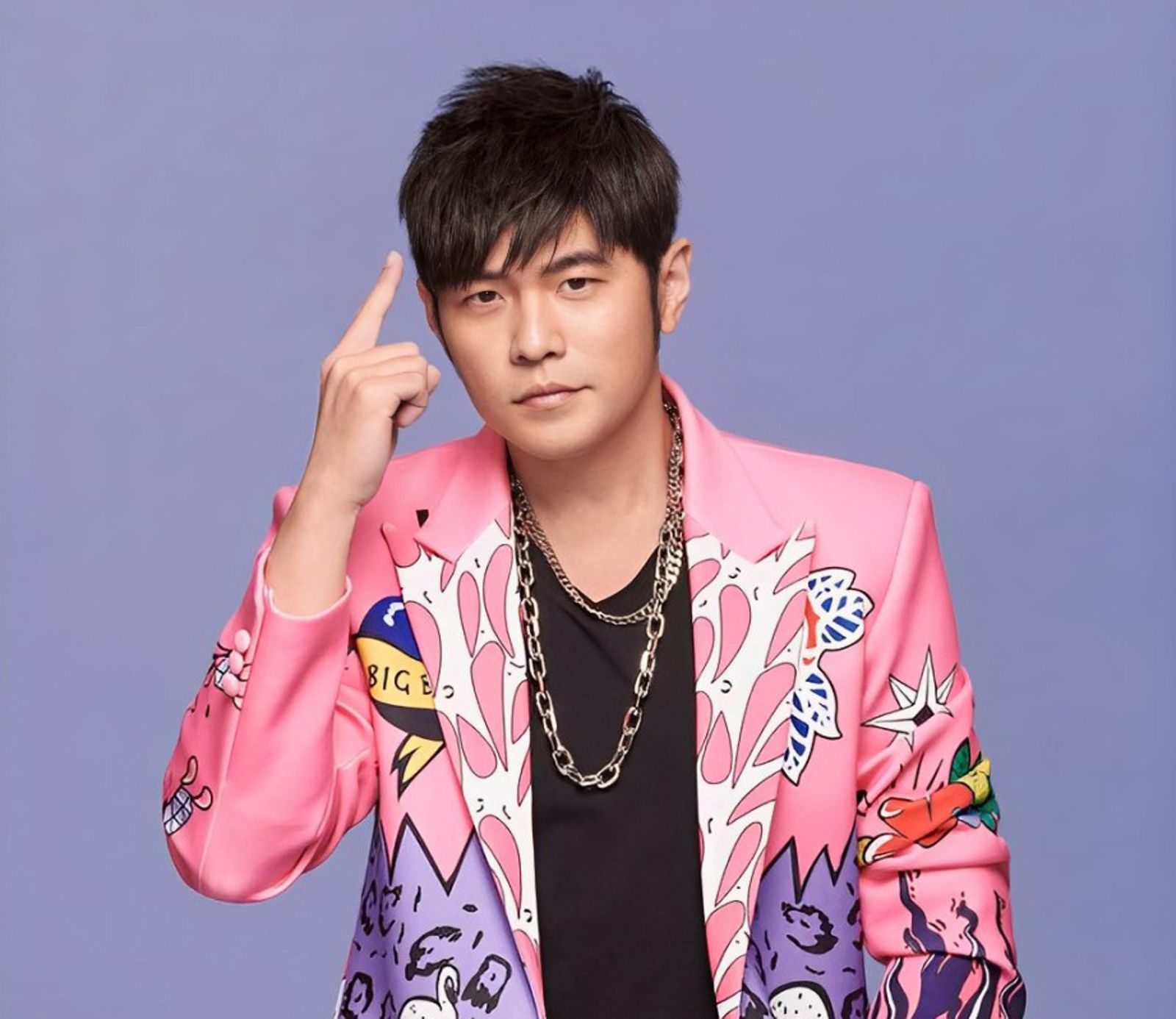 周杰倫愛比「1」，因為他是周杰倫模仿大賽第一名。（誤）（杰威爾提供）