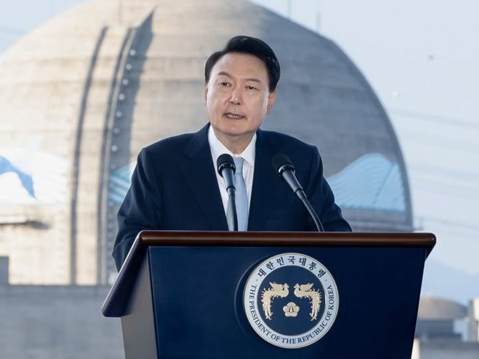 尹錫悅成為韓國憲政史上，首位遭到羈押的現任總統。（翻攝sukyeol.yoon IG）