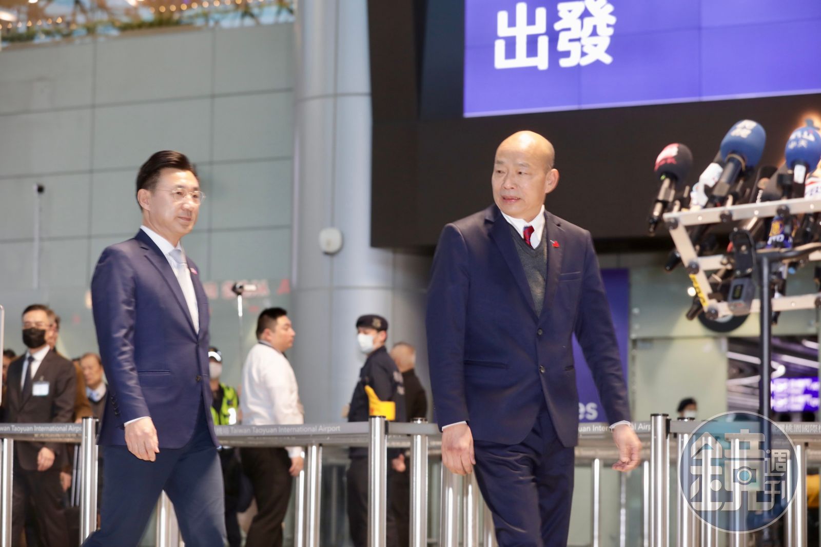 韓國瑜18日率跨黨派立委赴美參加川普就職典禮，行前在桃園機場致詞。