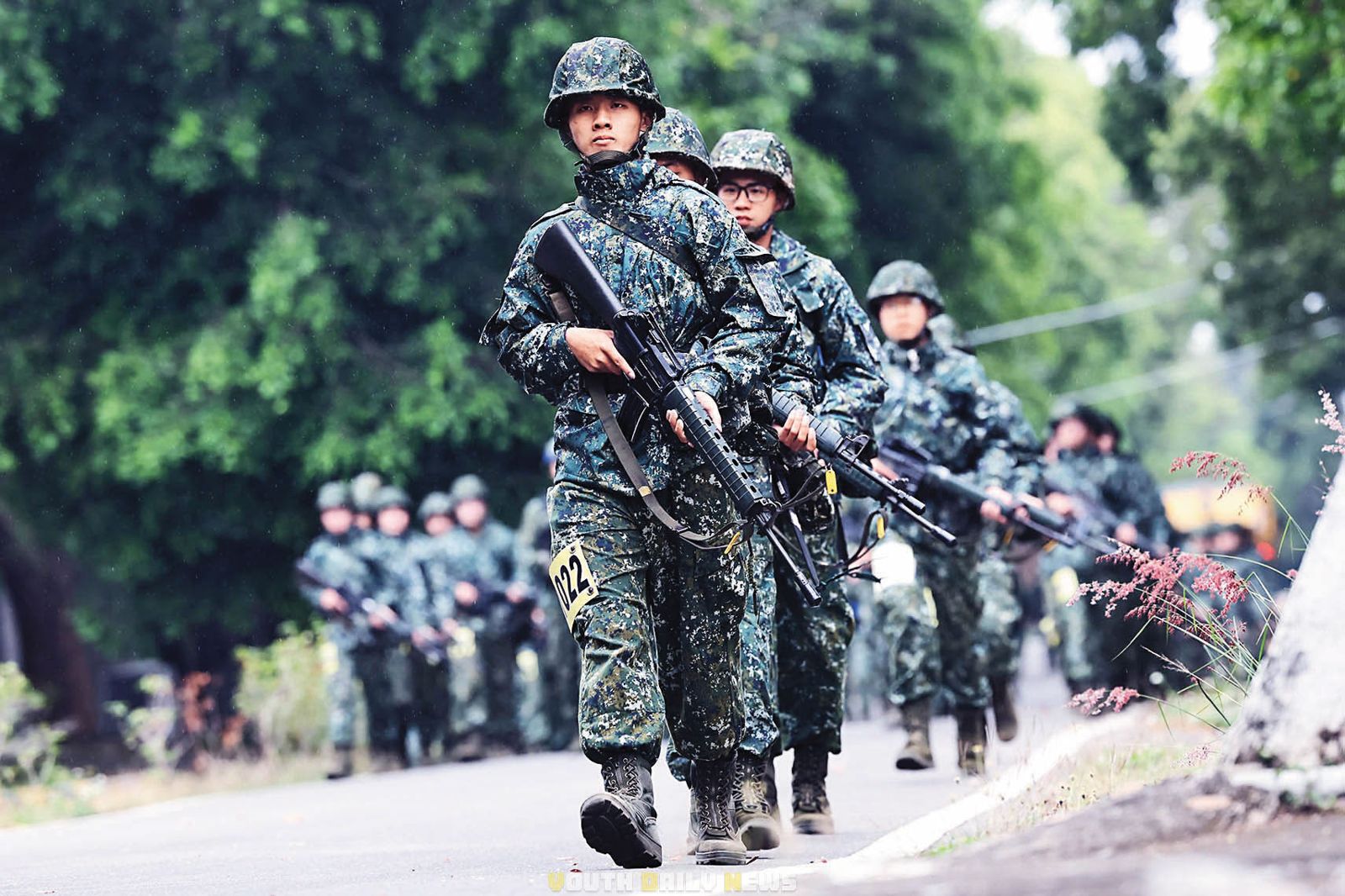 博明建議台灣提升軍事訓練，他認為這有助於增加軍隊信心與凝聚力。（翻攝《青年日報》臉書）