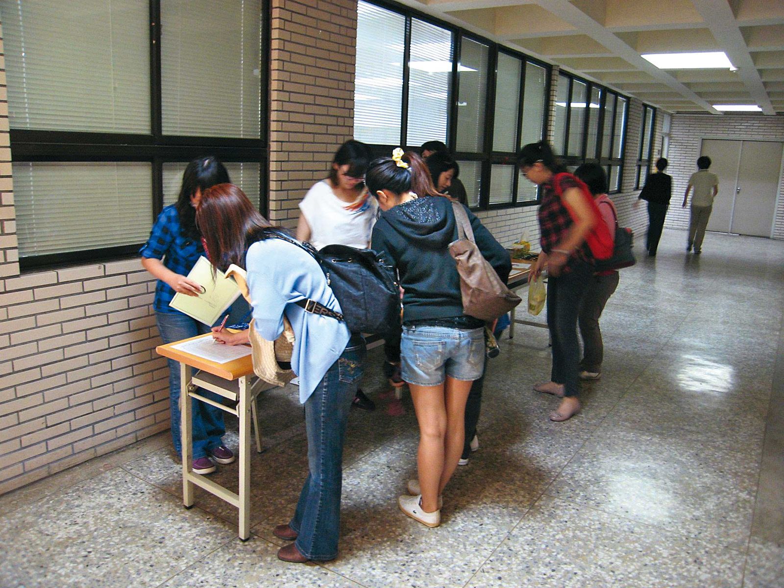 台南大學出現偷拍色狼，校園安全再度引起注意。（翻攝台南大學輔導中心臉書）