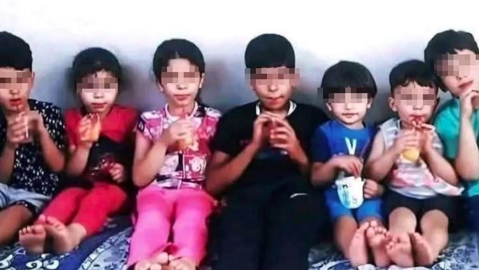 當地醫師阿拉·納賈爾慘失9名子女，僅剩11歲兒子亞當倖存，丈夫亦重傷命危。（翻攝自Noura Erakat X）
