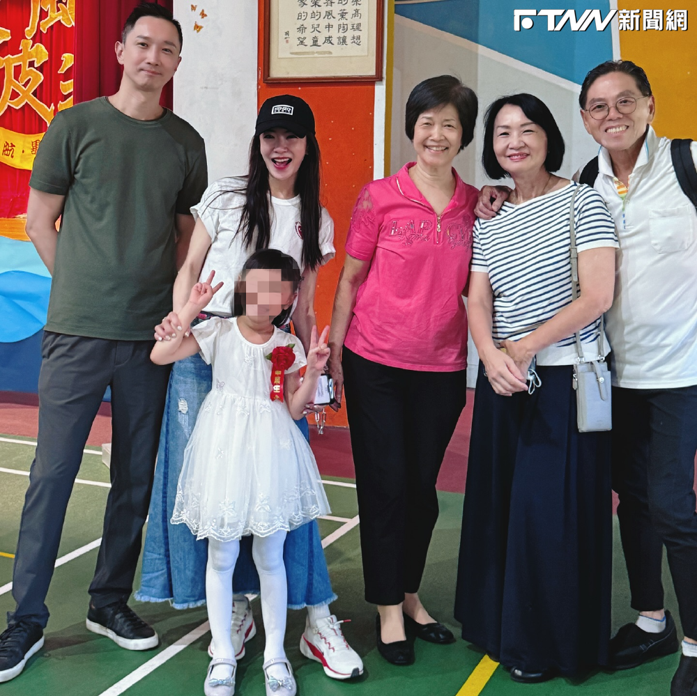 楊千霈與前夫同框，參加女兒的畢業典禮。（圖／翻攝楊千霈IG）